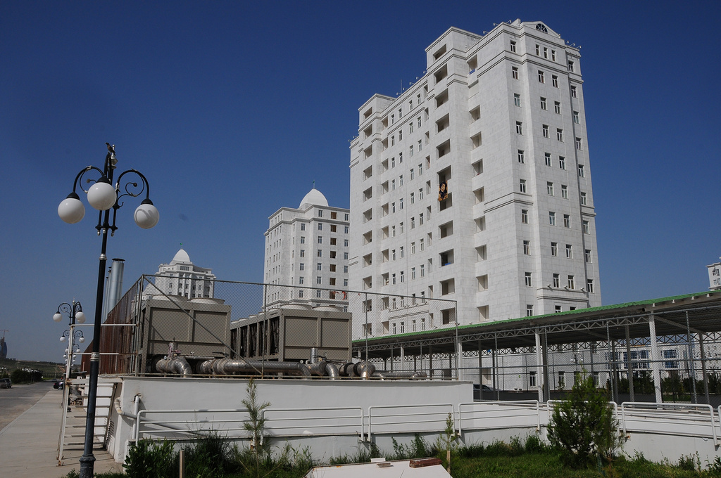 Türkmenistan Aşkabat Tekstil Bakanlığı Konutları